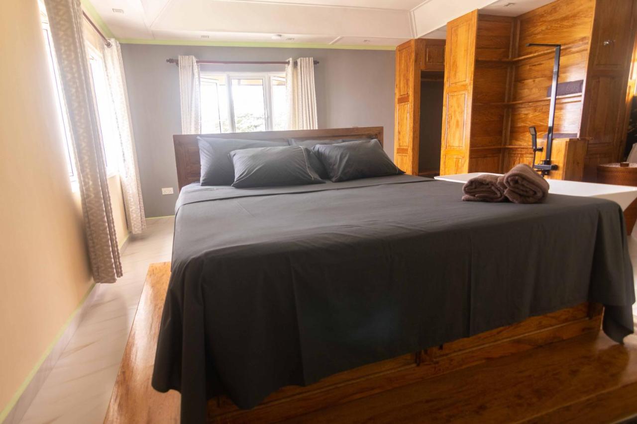 Azamat Self-Catering Apartment Pointe La Rue Zewnętrze zdjęcie